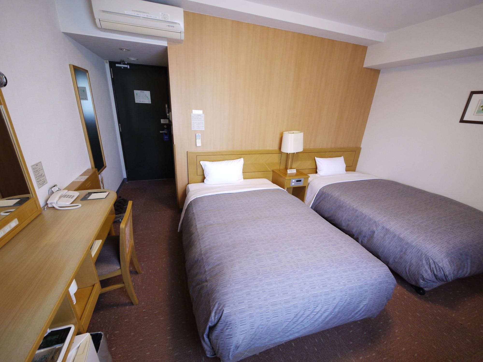 Hotel Route-Inn Oita Ekimae Exteriör bild